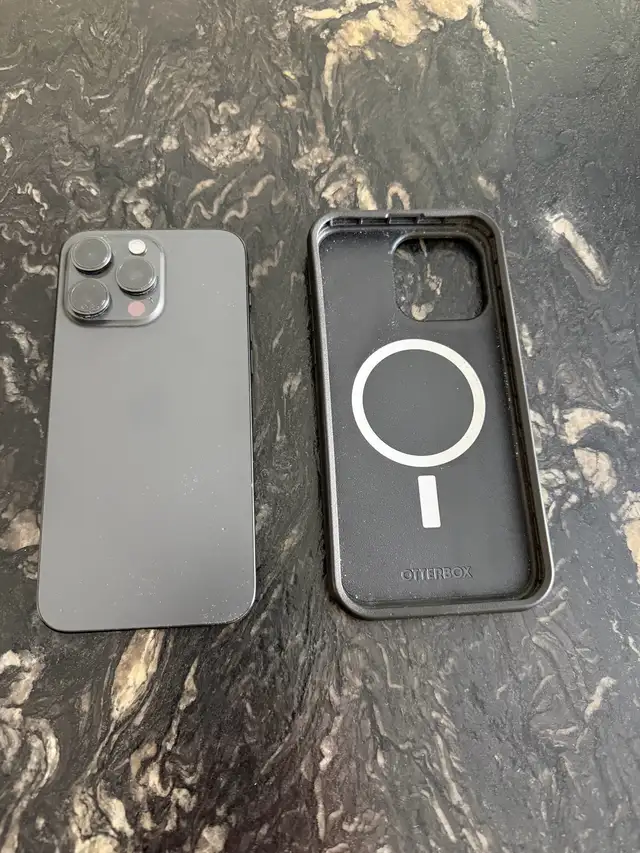 iPhone 15 Pro Max in Cell Phones in Kitchener / Waterloo - Image 3