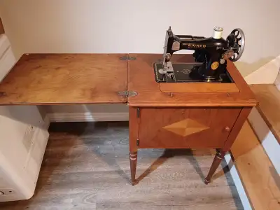 ***still for sale if you are reading this ad*** Singer sewing machine from 1936 Send an offer