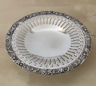 VTG MARLBORO PLATE Silverplated Pedestal Candy Dish Pattern 1853, View more