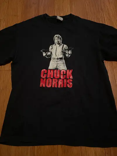 Chandail T-shirt Chuck Norris. Taille : Médium., View more
