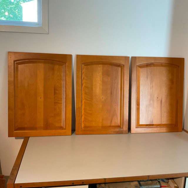 Panneau d’armoire en merisier massif Armoires et revêtements de