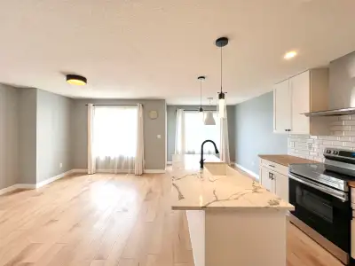 Windermere well maintained duplex with A/C for rent