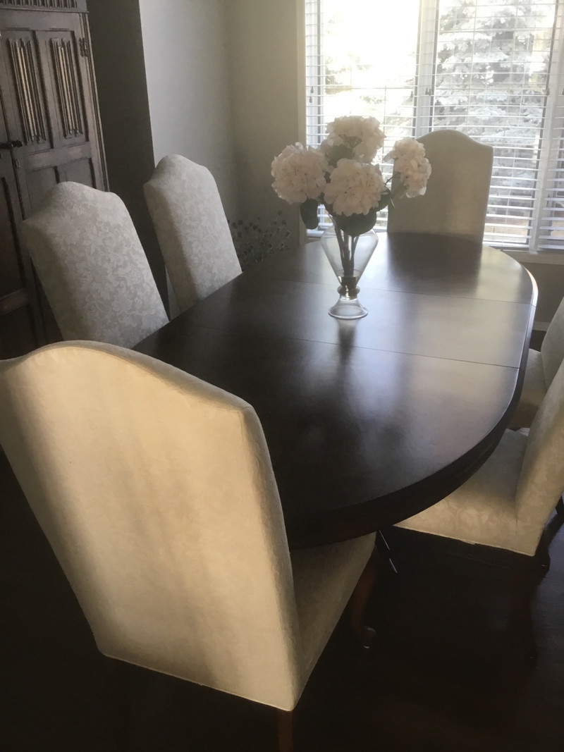 Dining Room Table and 6 Chairs Moving Sale Dining Tables & Sets