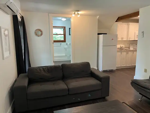 Furnished Lakefront 1 bed apartment! in Short Term Rentals in Dartmouth - Image 9