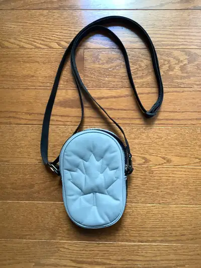 Lululemon Canada crossbody bag, View more