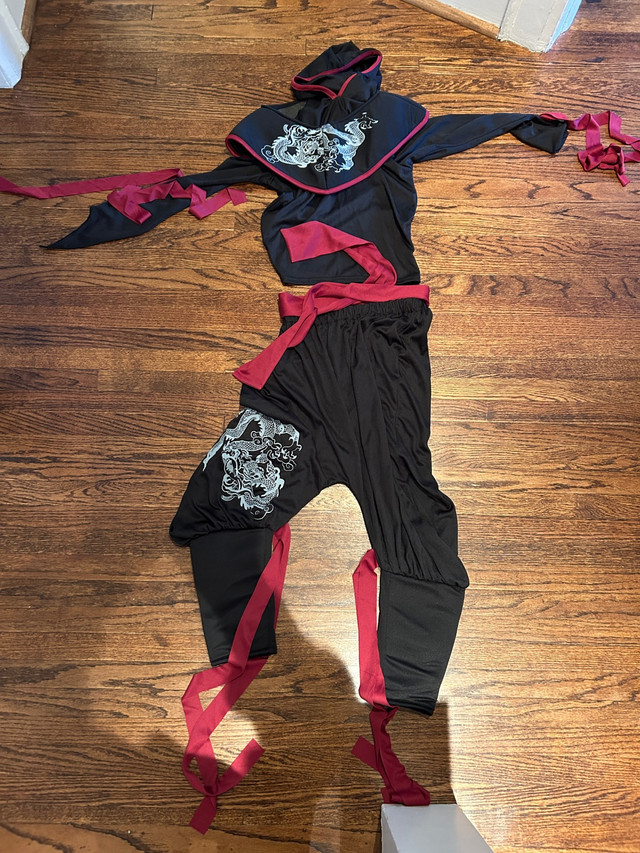 Kids Ninja Costume - Medium (8-10) in Costumes in City of Toronto - Image 3