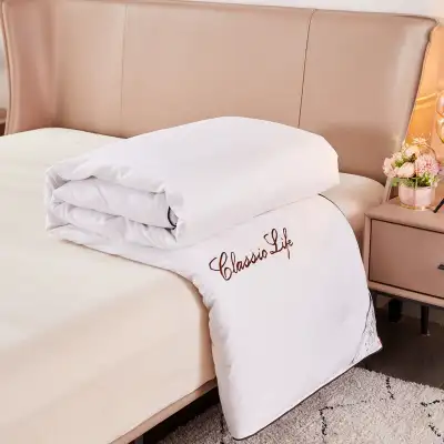 Queen Size (86"×90") Brand New! Mulberry Silk Filled duvet is light, airy, and smooth for an incredi...