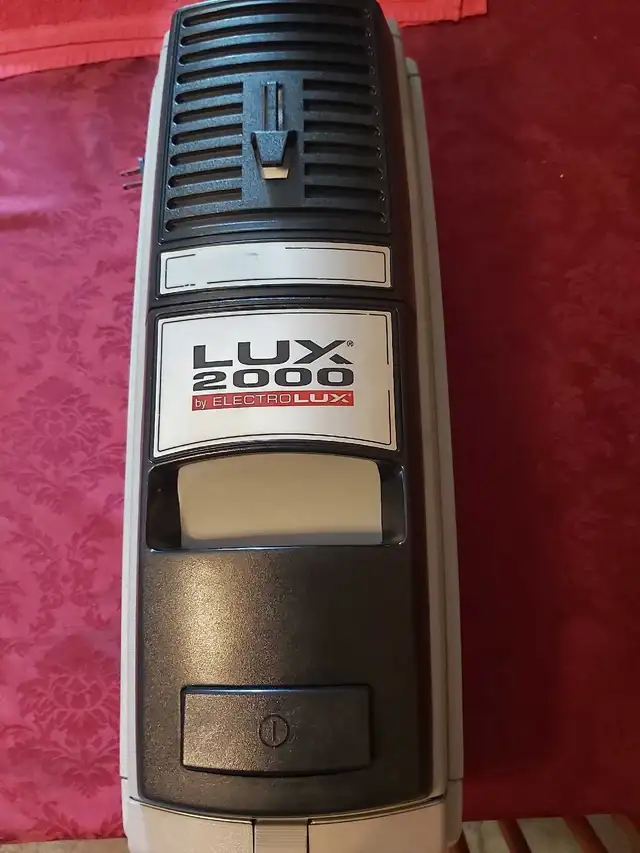 ELECTROLUX VACUUM CLEANER 2000 MODEL WITH A 2 YEAR WARRANTY  in Vacuums in Moncton - Image 4