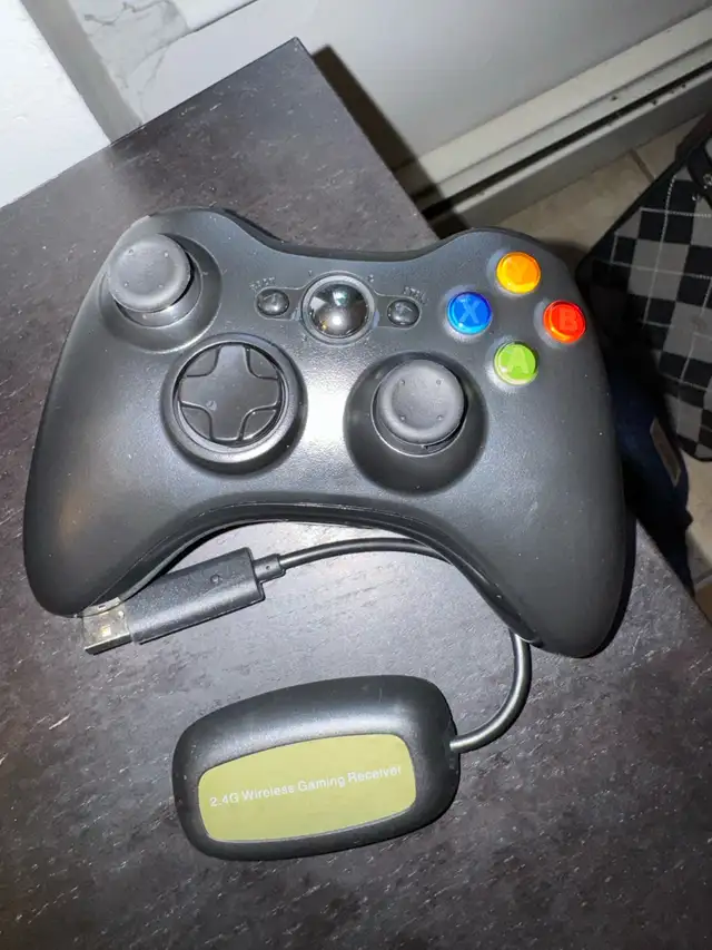 Wireless Gaming controller with receiver in General Electronics in Burnaby/New Westminster - Image 2