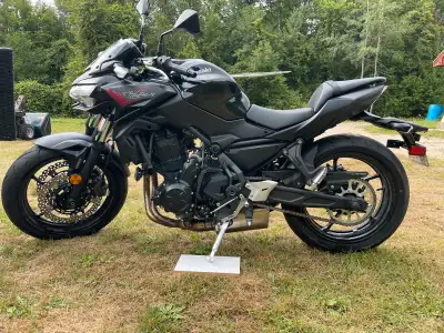 Well Maintained, Lady Driven Low KM. 1710km 2021 Kawasaki Z650