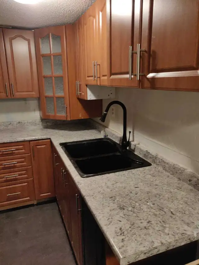 Female‑Only Rooms for Rent – Rossland & Simcoe, Oshawa in Room Rentals & Roommates in Oshawa / Durham Region - Image 10