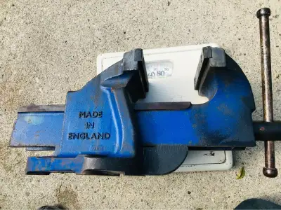 ENGLAND RECORD NO 6 MACHINES PROFESSIONAL GRADE HEAVY DUTY VICE 75 POUNDS WIDE 8” & 6” INCHES