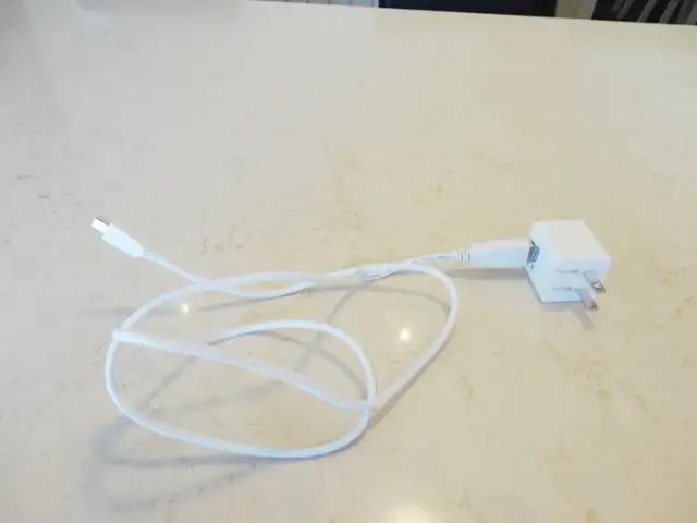Like New Nextech A/C Adapter to Micro USB Plug Output 1.0A/5V in General Electronics in Kitchener / Waterloo - Image 2