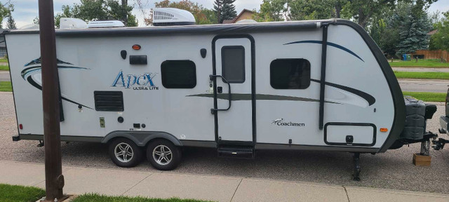 RV trailer 235BH in Travel Trailers & Campers in Calgary - Image 3