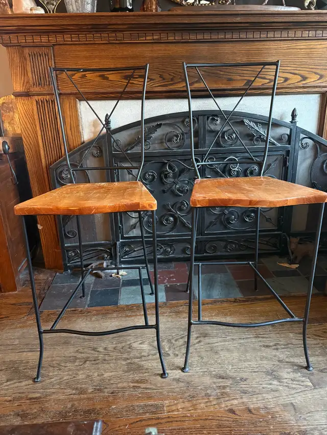 Metal and Wood Bar Stools in Chairs & Recliners in City of Toronto - Image 6