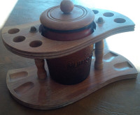 Wooden Pipe Holder, Holds 6 Pipes, with Glass Humidor in Centre