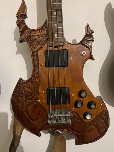 Custom Snake Bass, View more