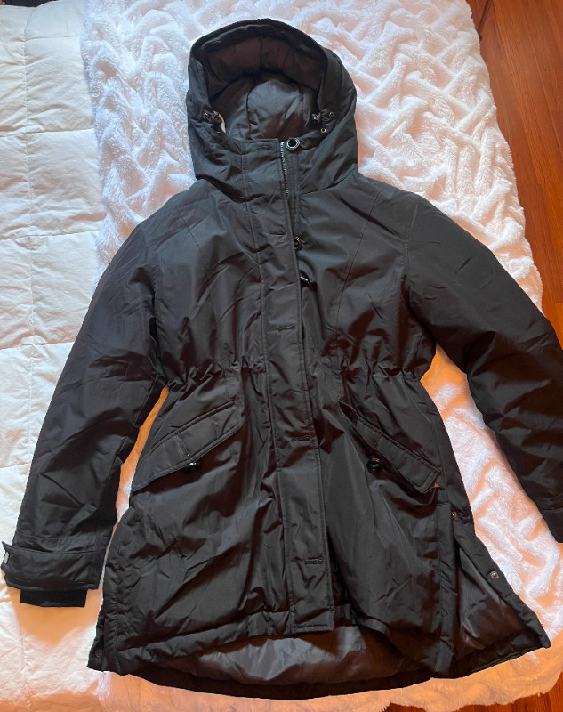 * Deux manteaux d'hiver noirs à 60 $ chacun * dans Femmes - Hauts et vêtements d'extérieur  à Lanaudière