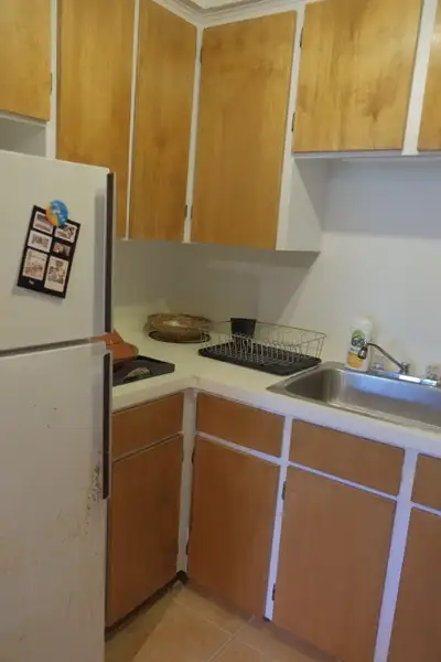 Villeray à 3 minutes du métro Jean-Talon 4 et demi deux chambres fermées, pas de balcon, propre, dou...