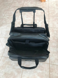 Laptop case on wheel+ Carry Bag & Logitech Wireless Keyboard