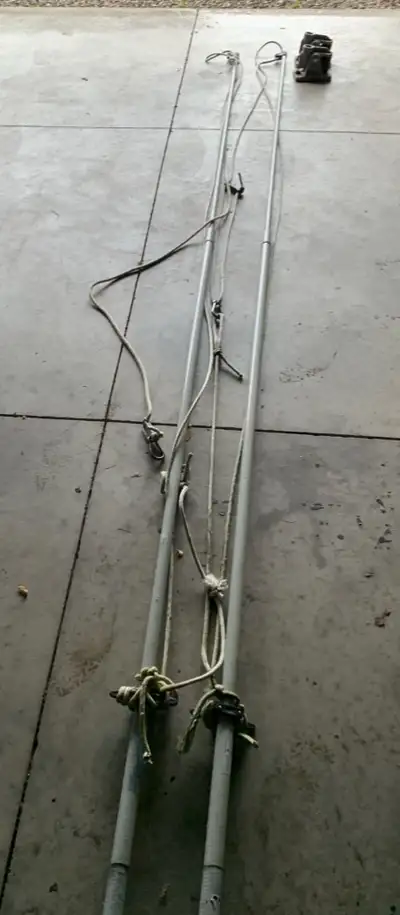 12 ‘ mooring whips Used on a 23 ‘ bowrider Like new condition Bases are shock style Comes with addit...