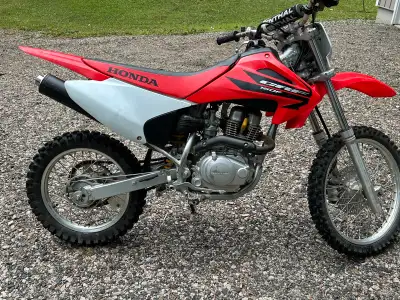 Mint 2006 CRF 150 F New battery Oil changed every 4-6hours K&N air filter New tires Electric Start O...