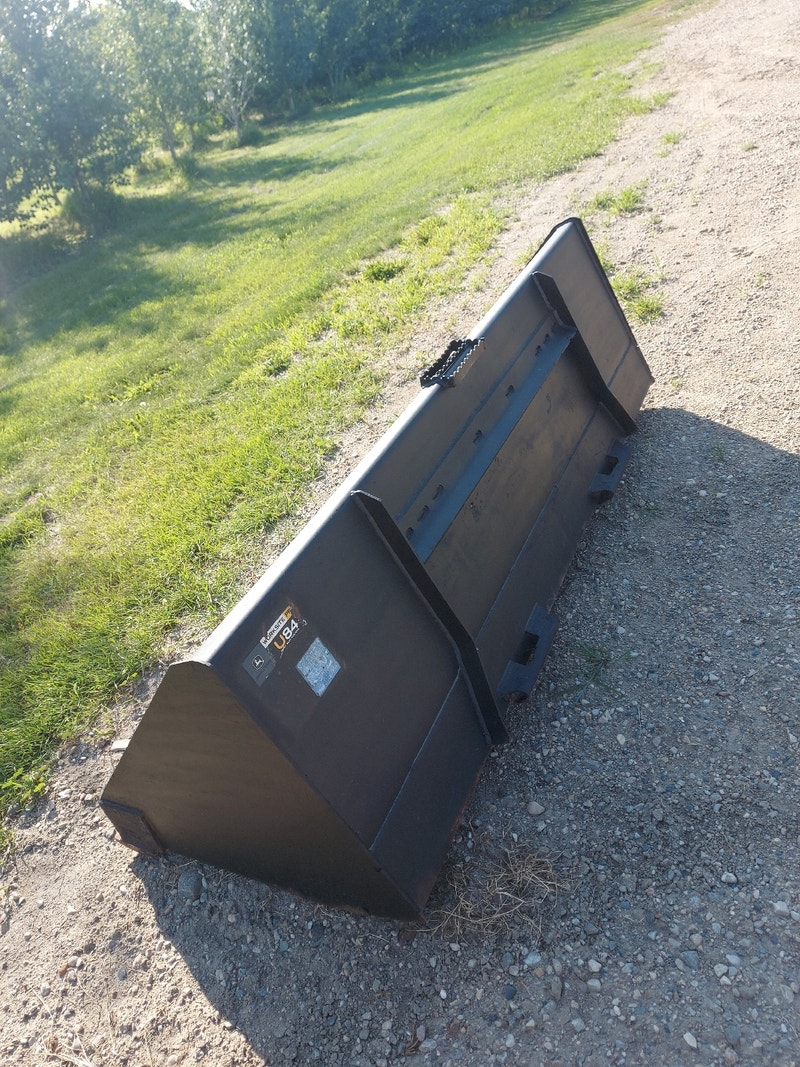 84" JD smooth bucket Heavy Equipment Regina Kijiji