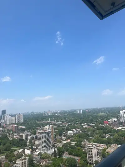Experience breathtaking panoramic views of the city from this high-floor, fully furnished 2.5 bedroo...