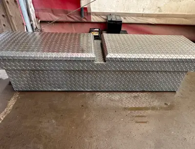 Truck tool box key for locks