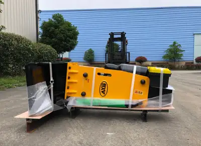Marteau Hydraulique AXB SRK750 avec attache à Bobcat–NEUF Fonction : Idéal pour entrepreneurs et pay...
