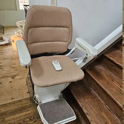 3 Stannah 420 chair lifts - 2 operational with a third used for spare parts. 3 mounting rails - 100"...