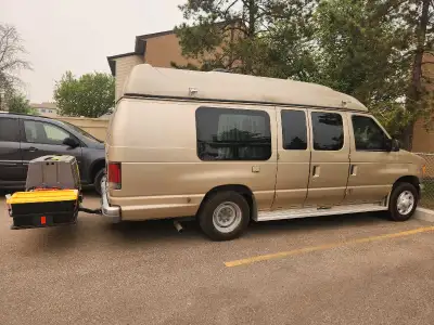 247,000km 2000 Ford Econoline e-250 This is a great fit for someone who is 5'6" or shorter if you do...