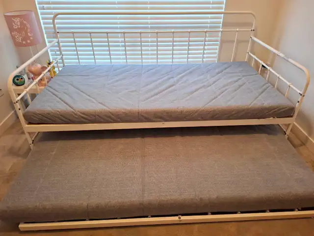 Trundle Bed + 2 twin mattress in Beds & Mattresses in Delta/Surrey/Langley - Image 4