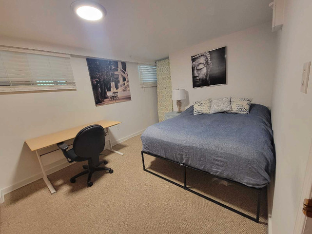 Bedroom, NO KITCHEN in Long Term Rentals in Kelowna - Image 2