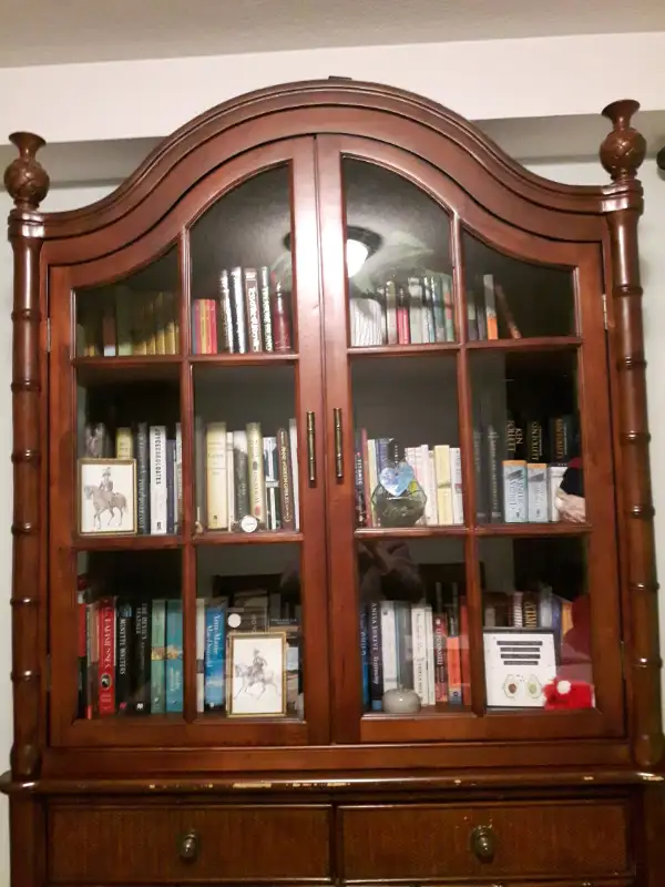 Solid Teak Wood Hutch and Buffet, Glass Accented Double Doors. in Hutches & Display Cabinets in Cambridge - Image 4