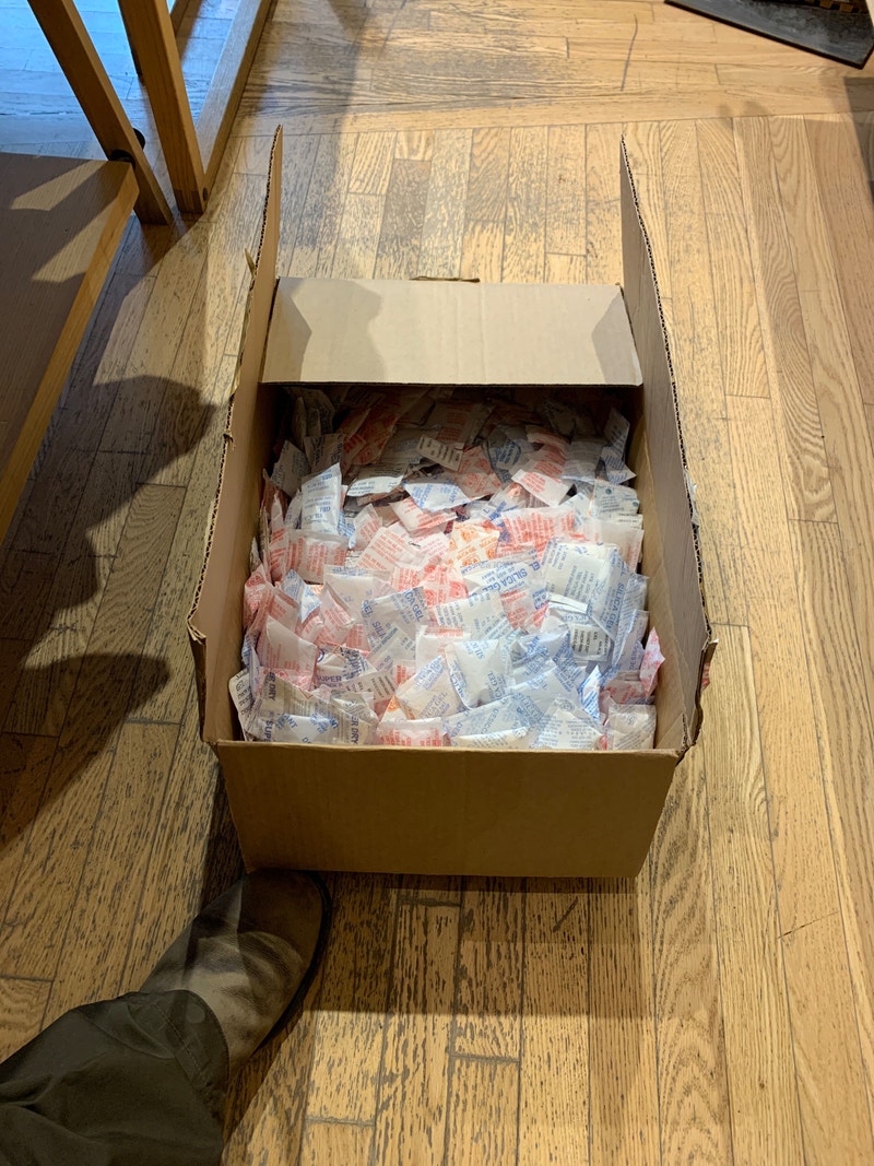 Free Box of Silica Packets Free Stuff Ottawa Kijiji