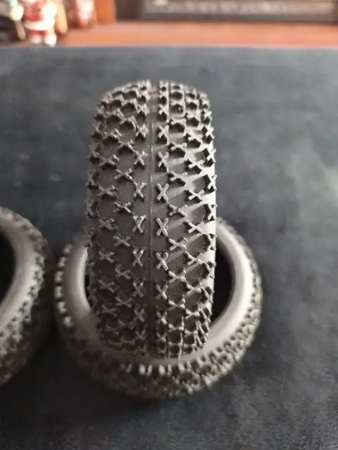 Kyosho 1/8 scale buggy tires in Hobbies & Crafts in Barrie - Image 3