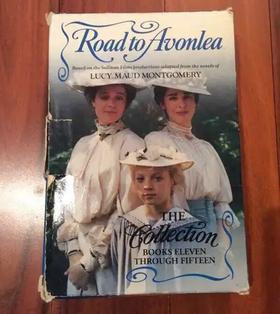 PRICE REDUCED !!! NOW ONLY $13 !!! Road to Avonlea Anne of Green Gables Harper Collins Book Box Set....