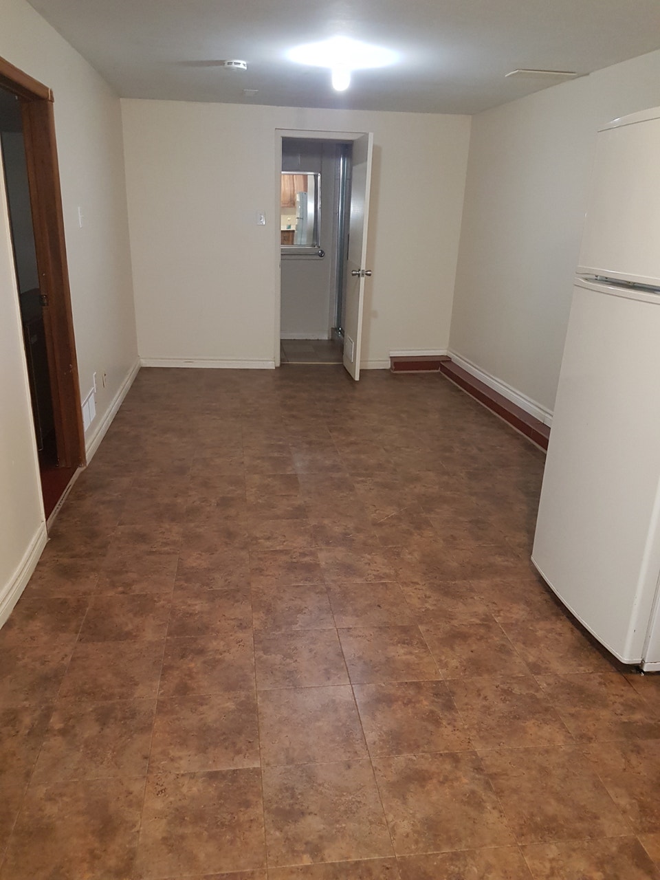 2 bedrooms basement apartment 5