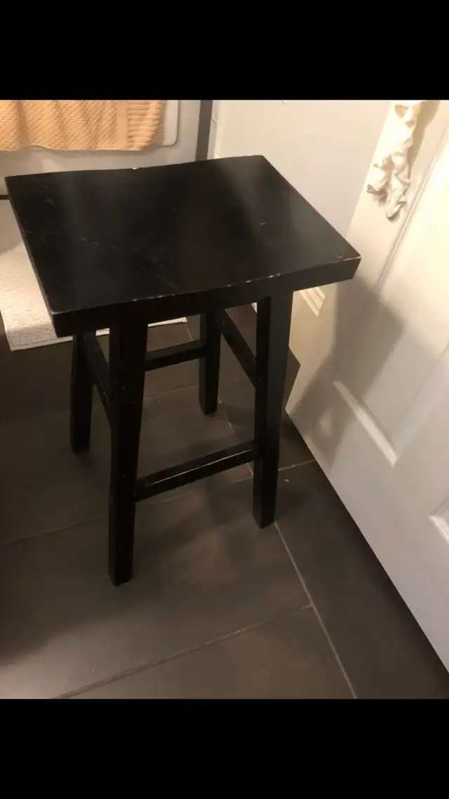 bar stool brown  in Dining Tables & Sets in Dartmouth - Image 2