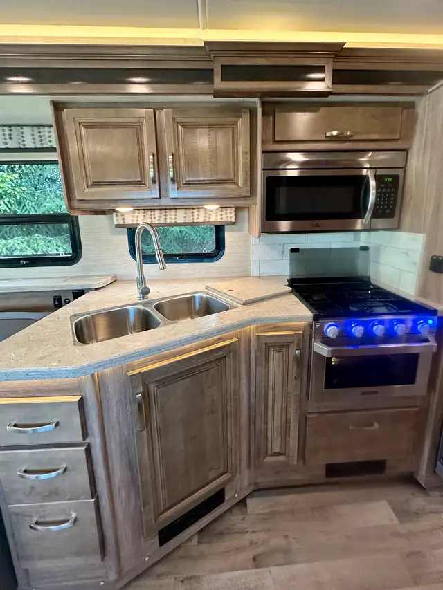 2020 Jayco Precept  in RVs & Motorhomes in Port Alberni - Image 10