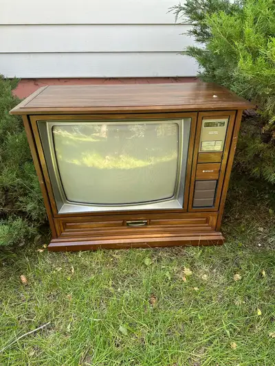 Vintage tv. Make me an offer