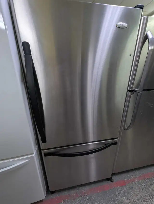 frigo Whirlpool stanless  in Refrigerators in City of Montréal - Image 5