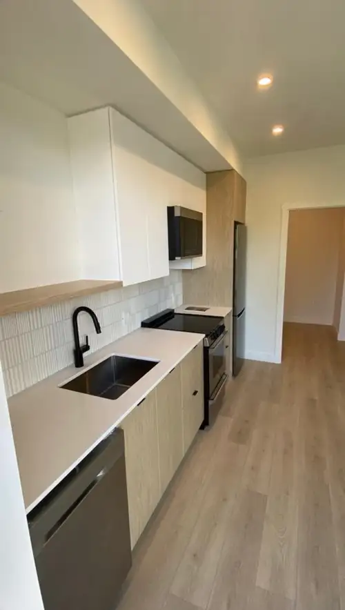 Video tour: https://youtu.be/JTquAzYg3R8?si=KtF24aSrdaJmhHgm Stop living in a "cookie-cutter" condo....