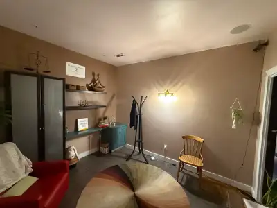 Located in a historic building in the heart of downtown Port Hope. Centred among busy restaurants, s...