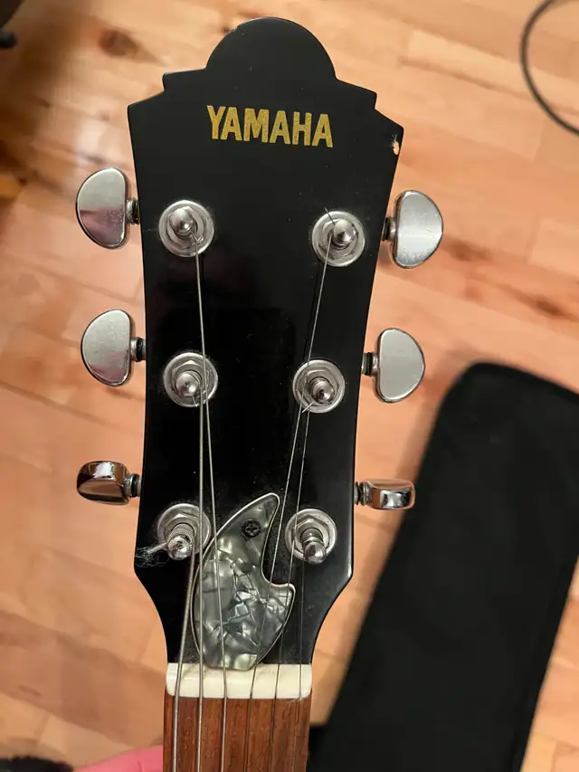 Guitare Électrique YAMAHA AES 500 in Guitars in Sherbrooke - Image 5
