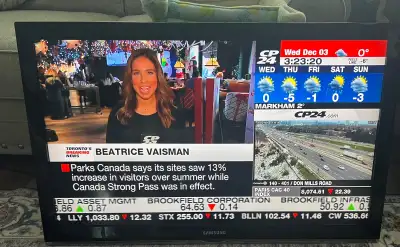 LITTLE USED SAMSUNG 40 INCH LCD FLAT PANEL TV, View more