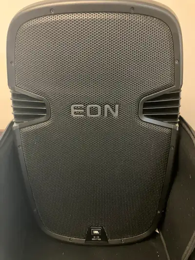 2X JBL EON 515XT WITH JBL CARRY BAGS. ALL ORIGINAL! ALL WORKING GREAT! NO ISSUES! *MAKE ME AN OFFER8