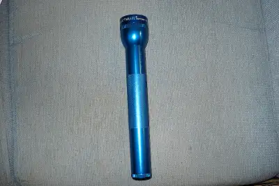 blue flashlite 12'' mag instrument $45