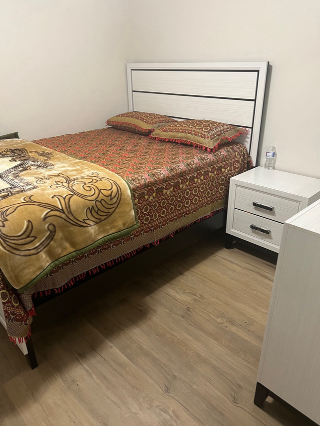 Room for rent in Stoney Creek  in Room Rentals & Roommates in Hamilton
